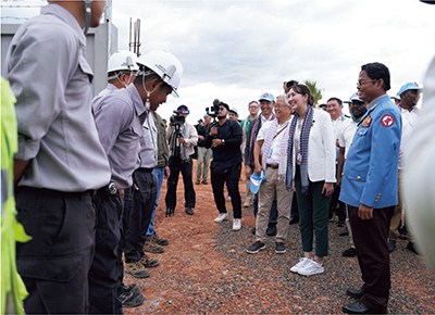 Parliamentary Vice-Minister for Foreign Affairs ERI Arfiya attending an event held jointly with the Cambodian Mine Action Centre during the Fifth Review Conference of the Convention on the Prohibition of Anti-Personnel Mines (November 24, Siem Reap, Cambodia)