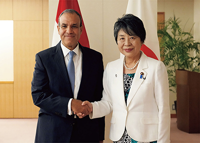 La ministre japonaise des Affaires étrangères KAMIKAWA Yoko, avec le ministre égyptien des Affaires étrangères, de l’Immigration et des Expatriés, Badr Ahmed Mohamed ABDEL ATTY (le 23 août, Tokyo)