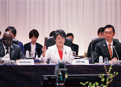La ministre japonaise des Affaires étrangères KAMIKAWA Yoko, et le ministre mauritanien des Affaires étrangères Mohamed Salem Ould MERZOUG ont coprésidé la réunion ministérielle de la TICAD (les 24 et 25 août, Tokyo)