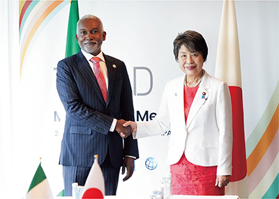Entretien des ministres des Affaires étrangères du Japon et du Nigéria (le 23 août, Tokyo)