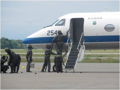 (Photo)Demonstration of Decontamination (Japan Ground Self Defense Force)