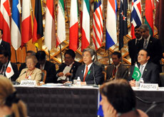 (photo) Foreign Minister Nakasone