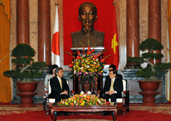 (photo) Courtesy Call on President Triet of Vietnam