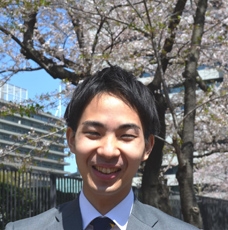 (写真1)大臣官房人事課所属 竹村 優介さん