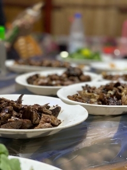 (写真3)羊肉の料理